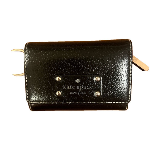 KATE SPADE ♠️ wallet - Picture 2 of 5